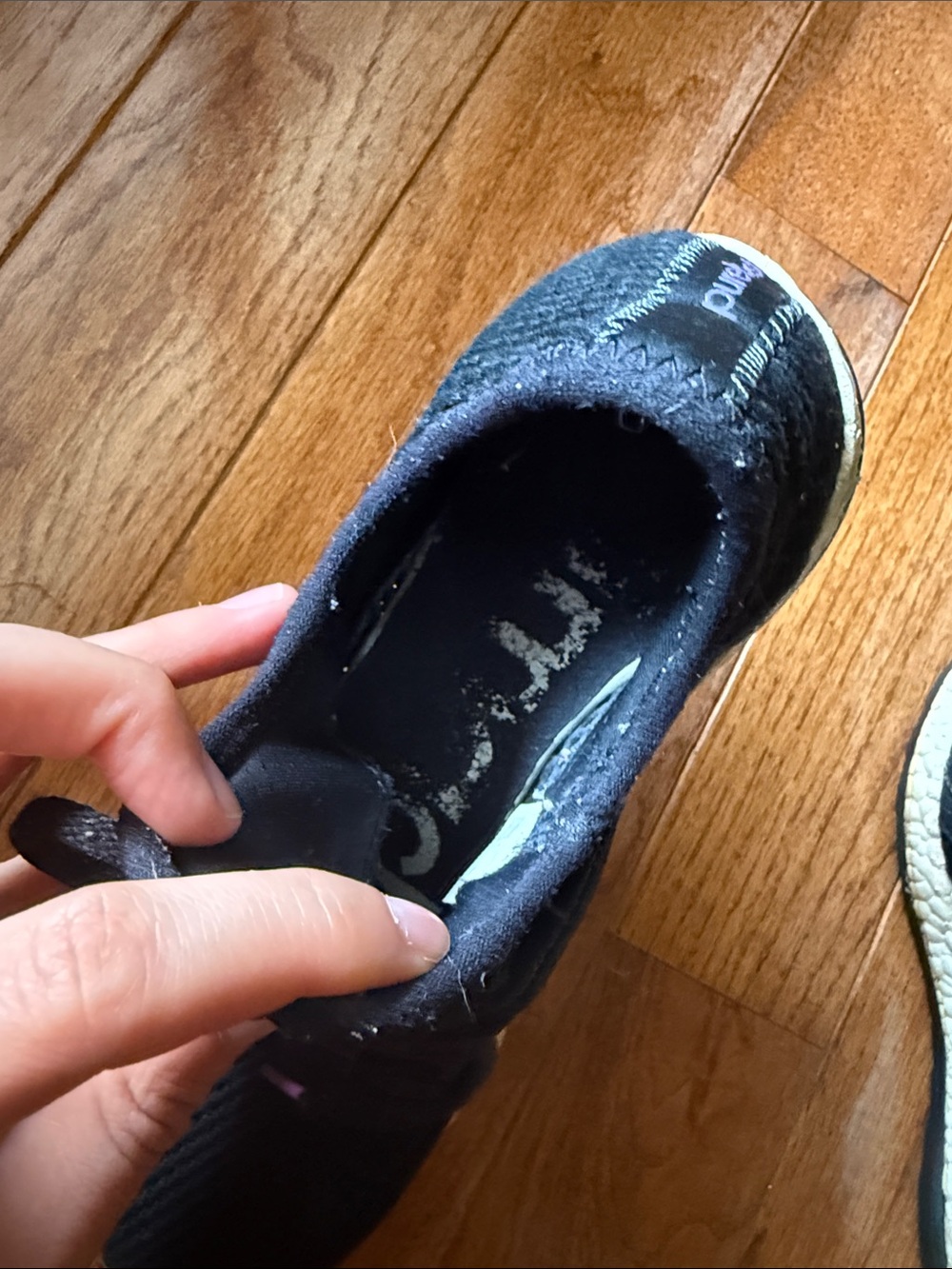 Adidas Women's Black Running Shoes size 8 - Picture 3 of 3